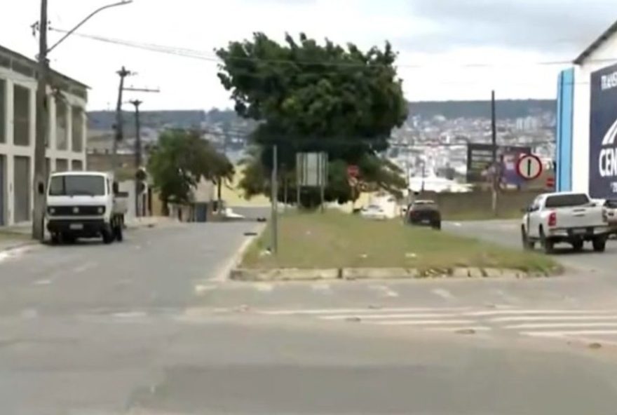 mulher-e-estuprada-por-tres-homens-em-vitoria-da-conquista3A-policia-investiga-o-caso