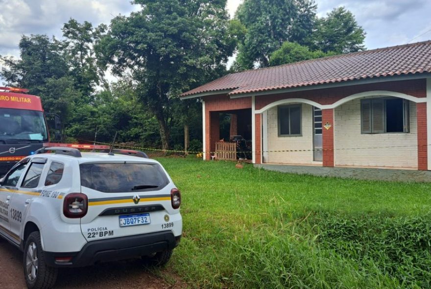mulher-e-homem-sao-encontrados-mortos-em-casa-no-rs3A-suspeita-de-feminicidio-e-homicidio mulher-e-homem-sao-encontrados-mortos-em-casa-no-rs3A-suspeita-de-feminicidio-e-homicidio