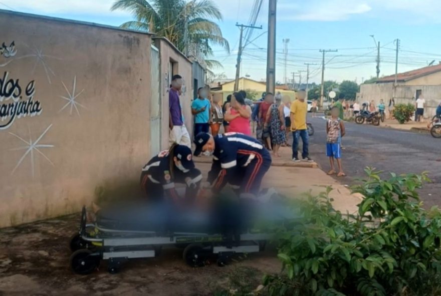 mulher-e-morta-a-facadas-pelo-namorado-em-itumbiara3A-suspeito-also-se-suicida mulher-e-morta-a-facadas-pelo-namorado-em-itumbiara3A-suspeito-also-se-suicida