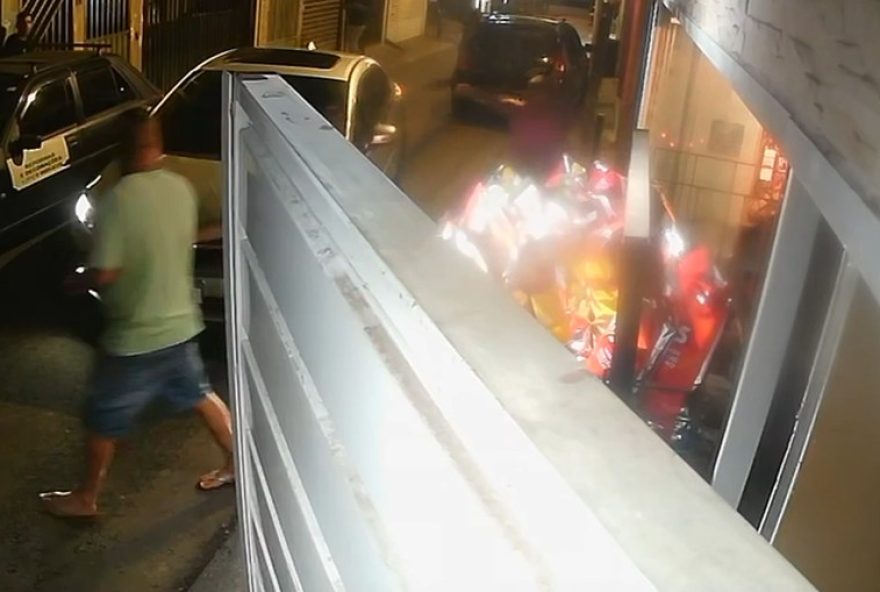 mulher-e-morta-a-tiros-por-ex-companheiro-em-sp-apos-discussao-por-filho mulher-e-morta-a-tiros-por-ex-companheiro-em-sp-apos-discussao-por-filho