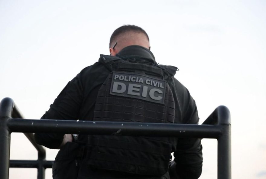 mulher-e-presa-apos-proferir-injurias-racistas-em-hotel3A-caso-gera-revolta-nas-redes-sociais mulher-e-presa-apos-proferir-injurias-racistas-em-hotel3A-caso-gera-revolta-nas-redes-sociais