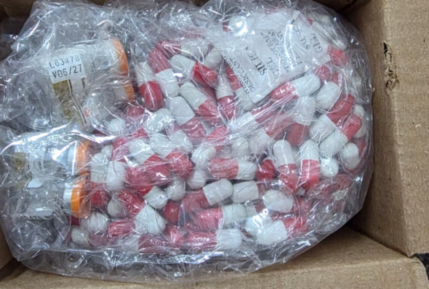 mulher-e-presa-em-goiania-por-comercializar-medicamentos-para-emagrecimento-sem-registro-sanitario mulher-e-presa-em-goiania-por-comercializar-medicamentos-para-emagrecimento-sem-registro-sanitario