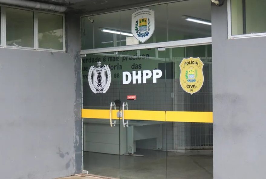 mulher-e-presa-por-participar-de-julgamento-que-levou-a-morte-de-gerente-de-faccao-no-piaui3A-prisao-em-sitio-em-timon-ma mulher-e-presa-por-participar-de-julgamento-que-levou-a-morte-de-gerente-de-faccao-no-piaui3A-prisao-em-sitio-em-timon-ma