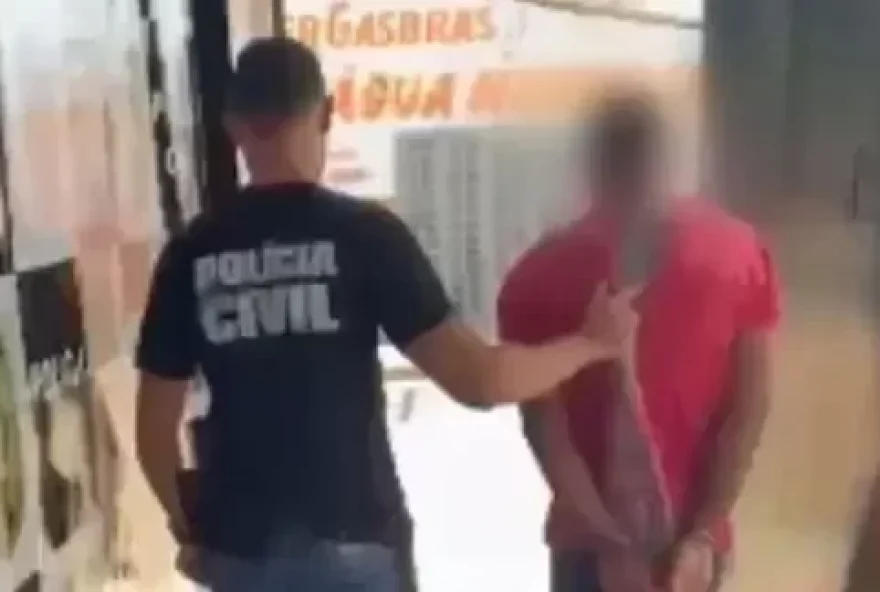 Homem suspeito de manter namorada em cárcere e espancá-la, em Iaciara