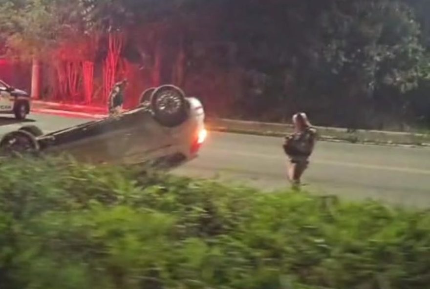 mulher-em-surto-causa-acidente-grave-e-quase-atropela-policiais-em-fuga-em-timoteo