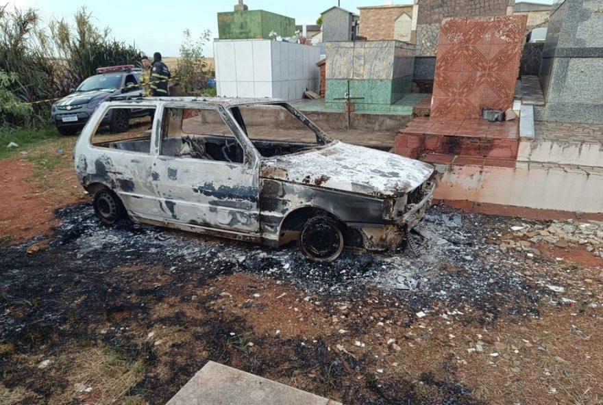 mulher-encontrada-carbonizada-em-carro-no-cemiterio-de-palmeira-das-missoes2C-rs3A-saiba-os-detalhes