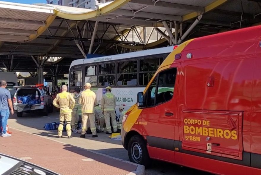 mulher-falece-apos-ser-atingida-por-onibus-em-terminal-de-maringa3A-pc-pr-investigara-acidente