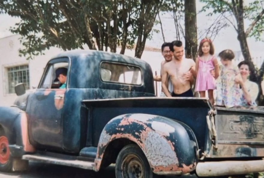 mulher-guarda-caminhonete-1954-que-marcou-nascimento mulher-guarda-caminhonete-1954-que-marcou-nascimento