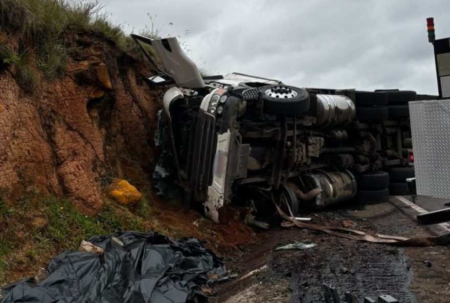 mulher-morre-em-acidente-na-br-285-na-serra-do-rs3B-crianca-e-marido-sao-resgatados-das-ferragens mulher-morre-em-acidente-na-br-285-na-serra-do-rs3B-crianca-e-marido-sao-resgatados-das-ferragens