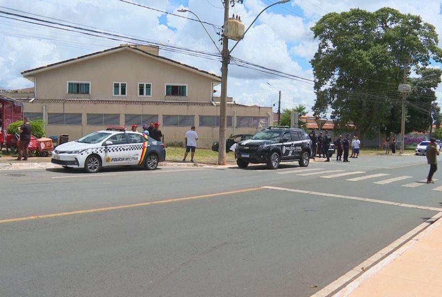 mulher-morre-esfaqueada-durante-assalto-no-cruzeiro2C-df3A-suspeito-preso