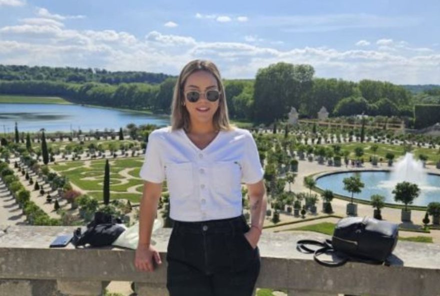 mulher-que-socorreu-brasileira-em-paris-sera-condecorada-por-bravura mulher-que-socorreu-brasileira-em-paris-sera-condecorada-por-bravura