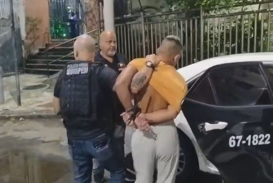 mulher-resgatada-de-carcere-privado-em-copacabana3A-policia-prende-suspeito mulher-resgatada-de-carcere-privado-em-copacabana3A-policia-prende-suspeito