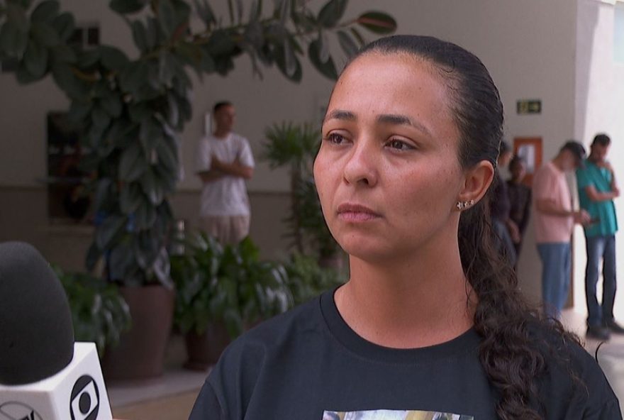 mulher-sobrevivente-ouve-crianca-pedir-socorro-em-acidente-de-lancha mulher-sobrevivente-ouve-crianca-pedir-socorro-em-acidente-de-lancha