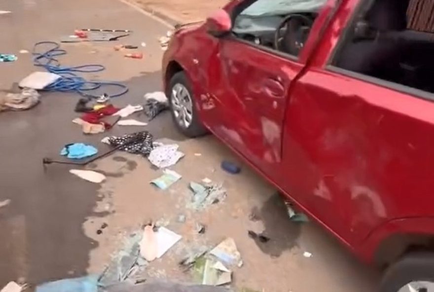 mulher-tem-carro-depredado-por-adolescentes-em-acao-social-no-df3A-video.-saiba-mais