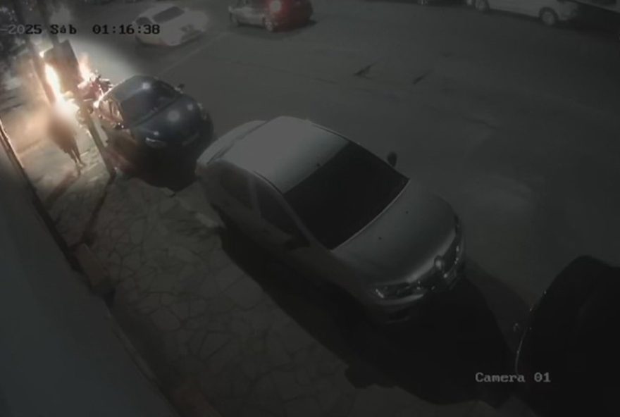 mulher-tem-carro-incendiado-por-ex-companheiro-em-porto-alegre3A-caso-chama-atencao-para-violencia-de-genero mulher-tem-carro-incendiado-por-ex-companheiro-em-porto-alegre3A-caso-chama-atencao-para-violencia-de-genero