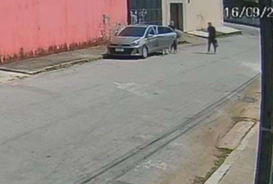 mulheres-sao-feitas-refens-e-obrigadas-a-fazer-pix-de-mais-de-r24-40-mil3B-criminosos-sao-presos