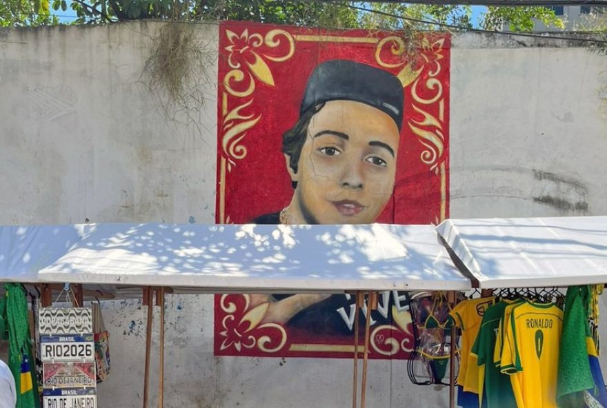 mural-na-lapa-sera-apagado-apos-homenagem-ao-filho-de-traficante-abelha mural-na-lapa-sera-apagado-apos-homenagem-ao-filho-de-traficante-abelha