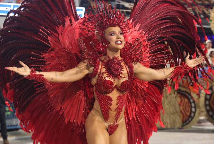 musas-do-carnaval3A-problemas-com-tapa-sexo-e-acessorios-em-desfile musas-do-carnaval3A-problemas-com-tapa-sexo-e-acessorios-em-desfile