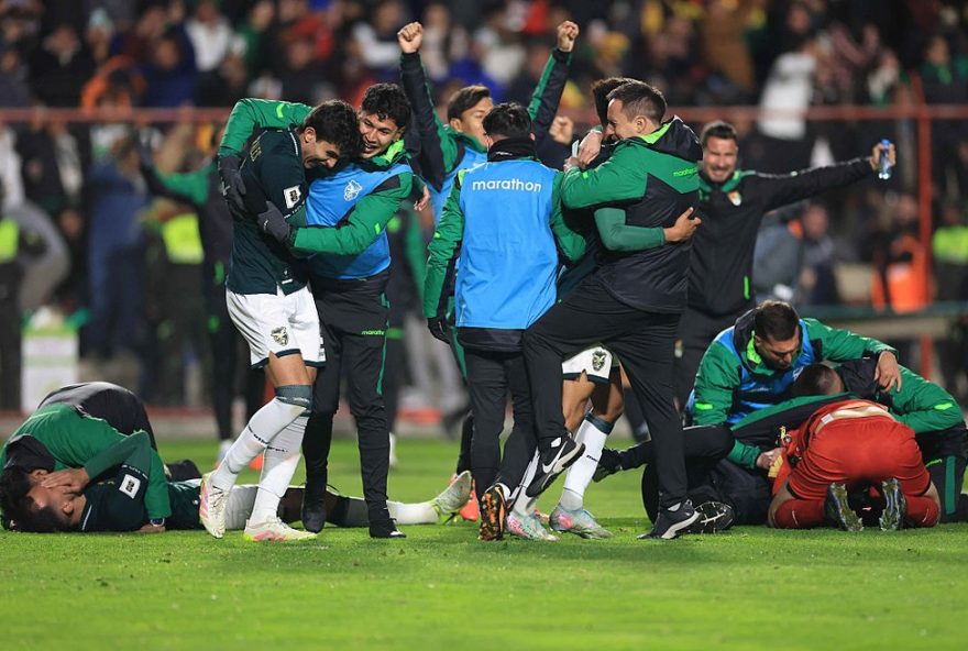 narrador-boliviano-se-emociona-no-fim-de-bolivia-x-brasil-e-vitoria-historica-nas-eliminatorias3A-veja-video