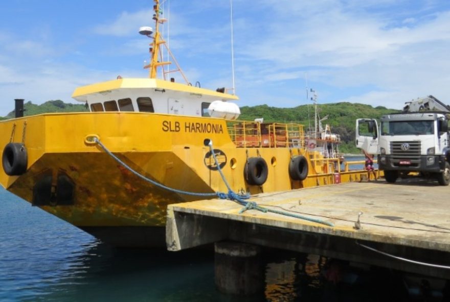 naufragio-do-navio-de-carga-harmonia-a-caminho-de-fernando-de-noronha3A-tripulacao-resgatada-com-vida-pela-marinha