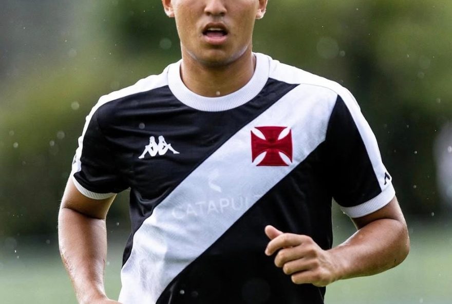 negociacao-de-emprestimo-do-lateral-paulinho-pelo-vasco-para-o-atletico-mg3A-detalhes-e-coletiva-do-tecnico-diniz.-confira-agora