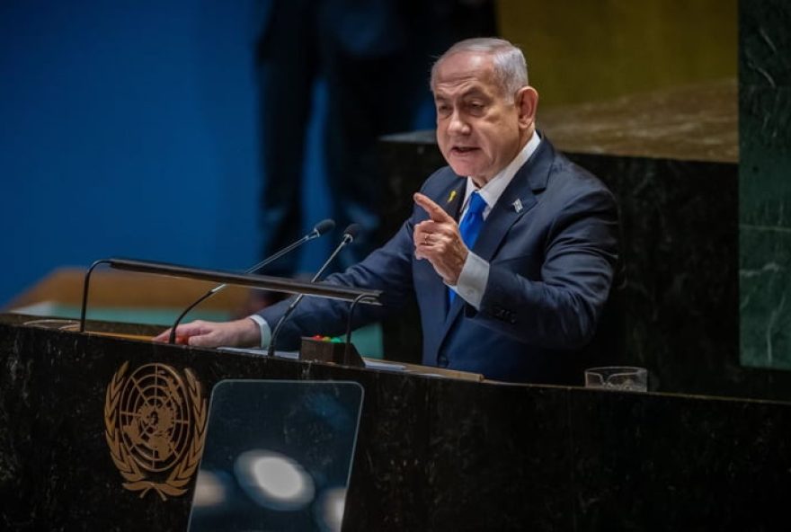 netanyahu-depoe-em-julgamento-por-fraude-e-suborno-em-israel