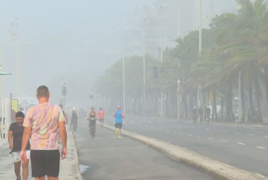 nevoa-densa-cobre-o-rio-de-janeiro-ao-amanhecer2C-com-previsao-de-temperatura-de-ate-35degc.-confira-as-condicoes-climaticas-peculiares