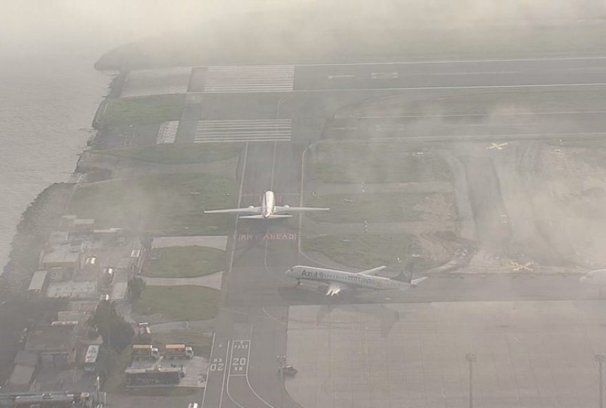 nevoeiro-fecha-aeroporto-santos-dumont-e-causa-transtornos-aos-passageiros