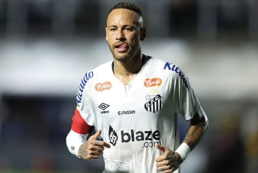 neymar-alfineta-mc-hariel-em-evento-da-kings-league-com-provocacao-apos-derrota-do-santos-para-o-corinthians