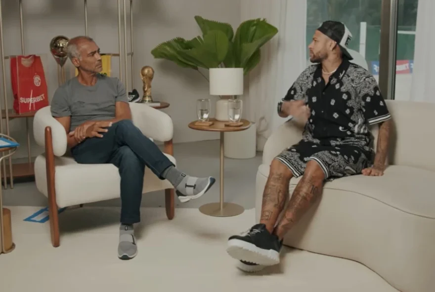 neymar-e-rivaldo-protagonizam-polemica-na-internet-durante-entrevista-a-romario