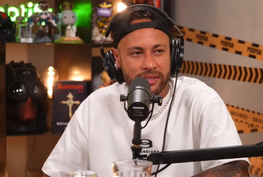 neymar-revela-momento-inusitado-ao-encontrar-renato-aragao3A-emocao-e-admiracao-no-podcast-podpah