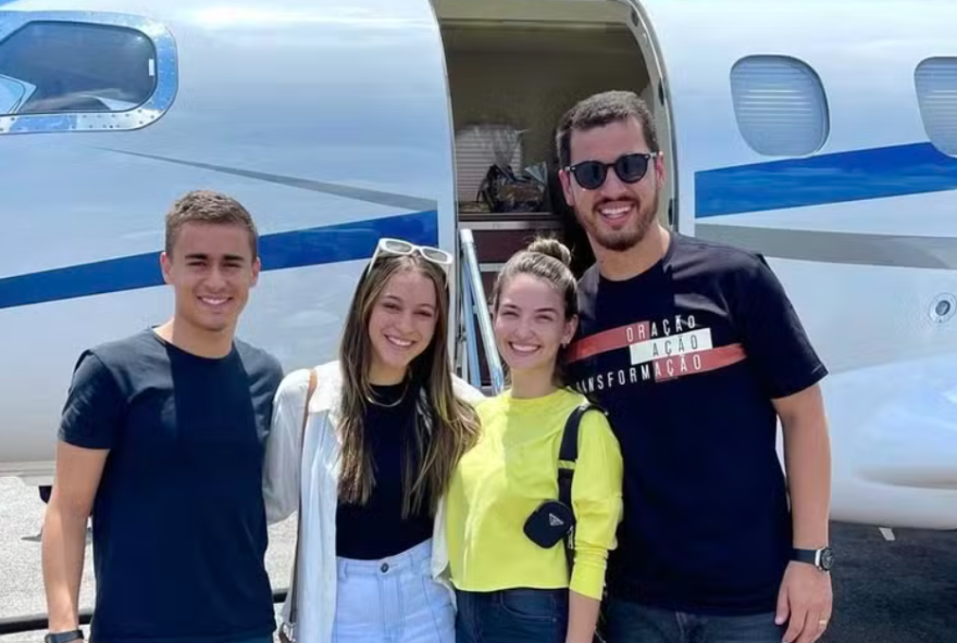 nikolas-acusa-aliados-de-vazarem-foto-em-jatinho-de-vorcaro nikolas-acusa-aliados-de-vazarem-foto-em-jatinho-de-vorcaro