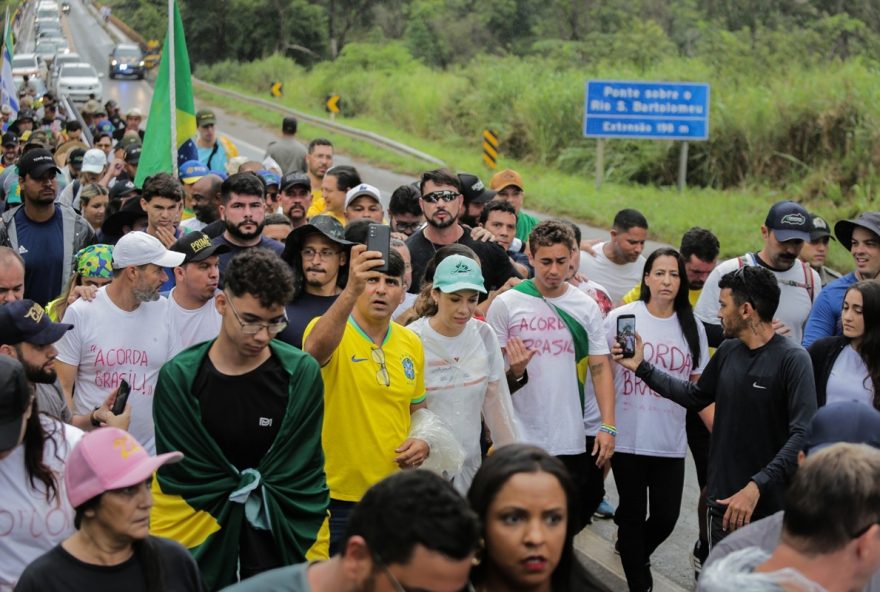 nikolas-da-inicio-ao-6o-dia-da-caminhada-pela-liberdade-em-direcao-ao-df nikolas-da-inicio-ao-6o-dia-da-caminhada-pela-liberdade-em-direcao-ao-df