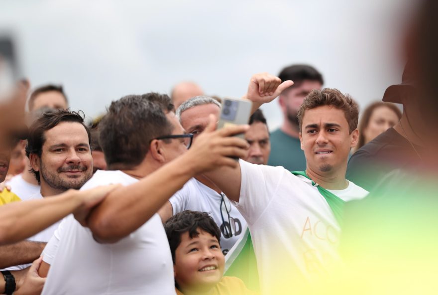 nikolas-expressa-gratidao-a-michelle-por-ser-chamado-de-filho-06-de-bolsonaro nikolas-expressa-gratidao-a-michelle-por-ser-chamado-de-filho-06-de-bolsonaro