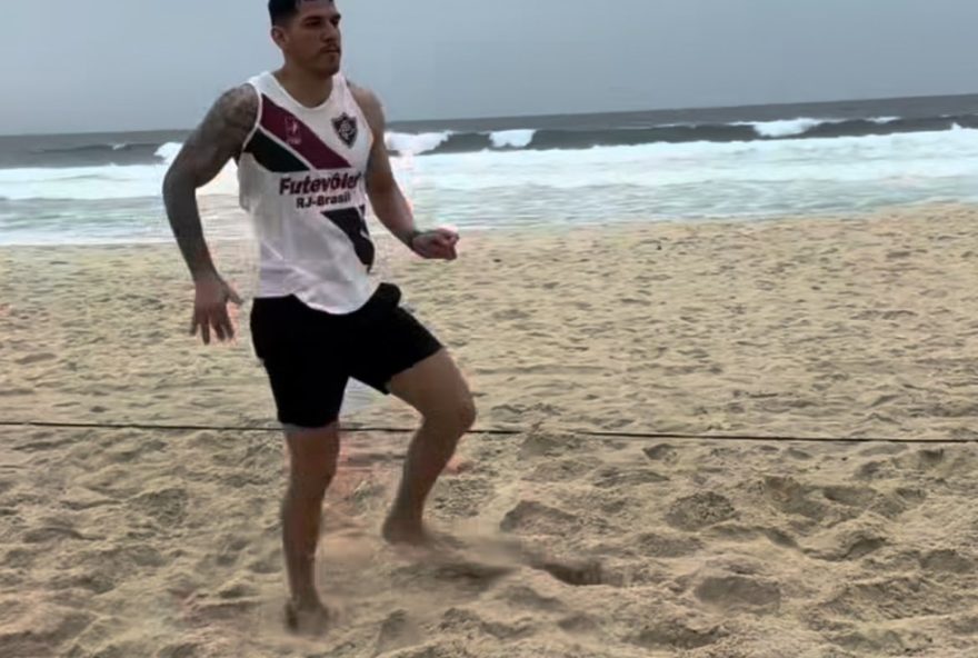 nino2C-zagueiro-do-zenit2C-treina-na-praia-com-camisa-do-fluminense-durante-pausa-de-inverno3A-retorno-ao-clube-ainda-em-negociacao nino2C-zagueiro-do-zenit2C-treina-na-praia-com-camisa-do-fluminense-durante-pausa-de-inverno3A-retorno-ao-clube-ainda-em-negociacao