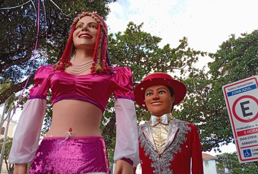 noivado-entre-menino-da-tarde-e-a-vaidosa3A-celebrando-a-uniao-de-dois-icones-do-carnaval-pernambucano