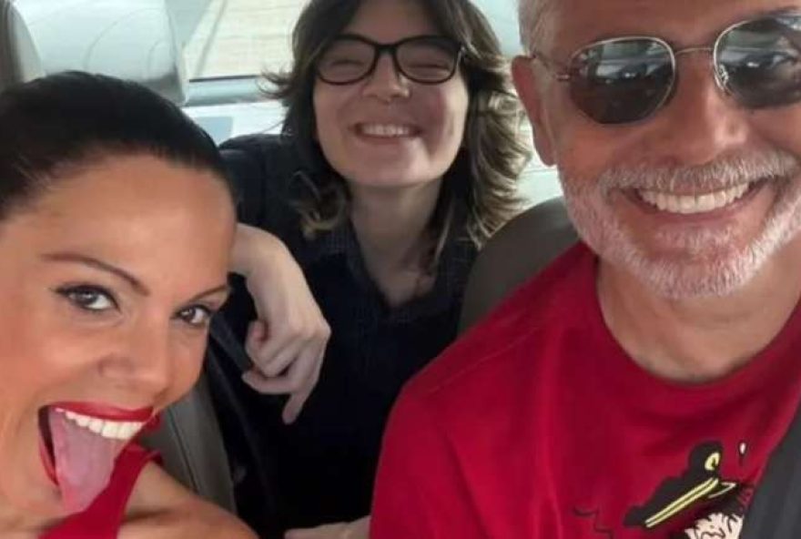 nora-de-gloria-menezes-emociona-ao-falar-sobre-filho-trans3A-acolher-salva-e-transforma nora-de-gloria-menezes-emociona-ao-falar-sobre-filho-trans3A-acolher-salva-e-transforma