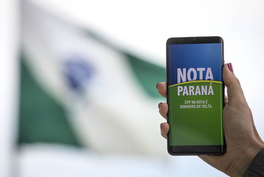nota-parana3A-morador-de-foz-do-iguacu-e-premiado-com-r24-1-mil-em-sorteio nota-parana3A-morador-de-foz-do-iguacu-e-premiado-com-r24-1-mil-em-sorteio