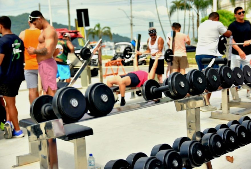 nova-academia-de-musculacao-gratuita-e-inaugurada-em-sao-vicente2C-sp