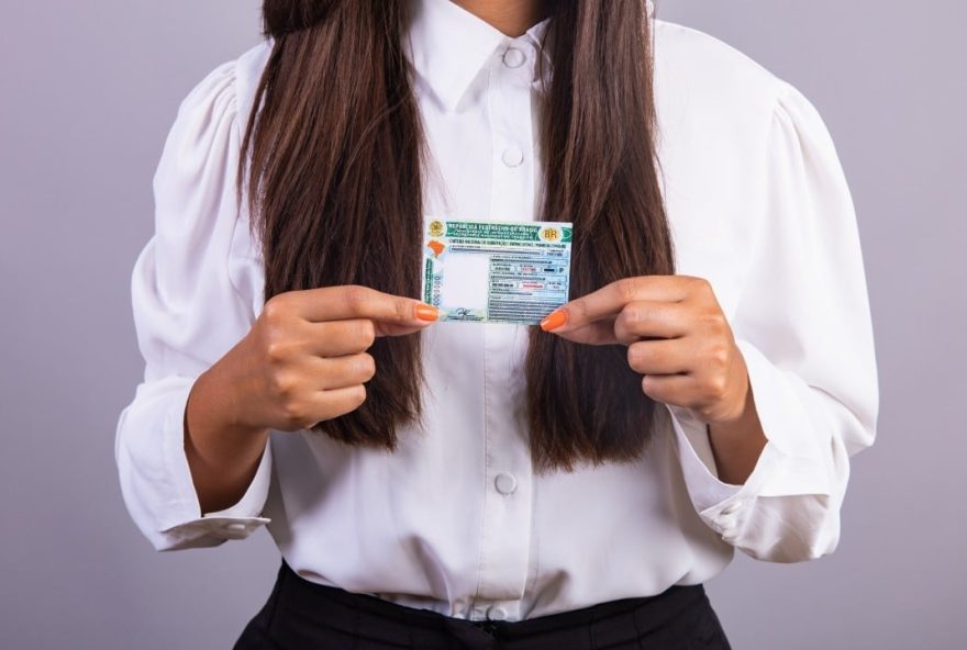 nova-medida-federal-barateia-cnh-em-8025-e-simplifica-processo-com-curso-teorico-gratis-e-aulas-flexiveis