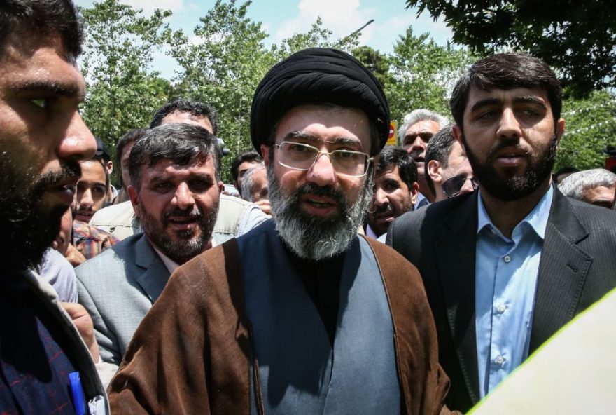 novo-lider-supremo-do-ira-teve-fratura-no-pe-e-laceracao-facial2C-diz-fonte novo-lider-supremo-do-ira-teve-fratura-no-pe-e-laceracao-facial2C-diz-fonte