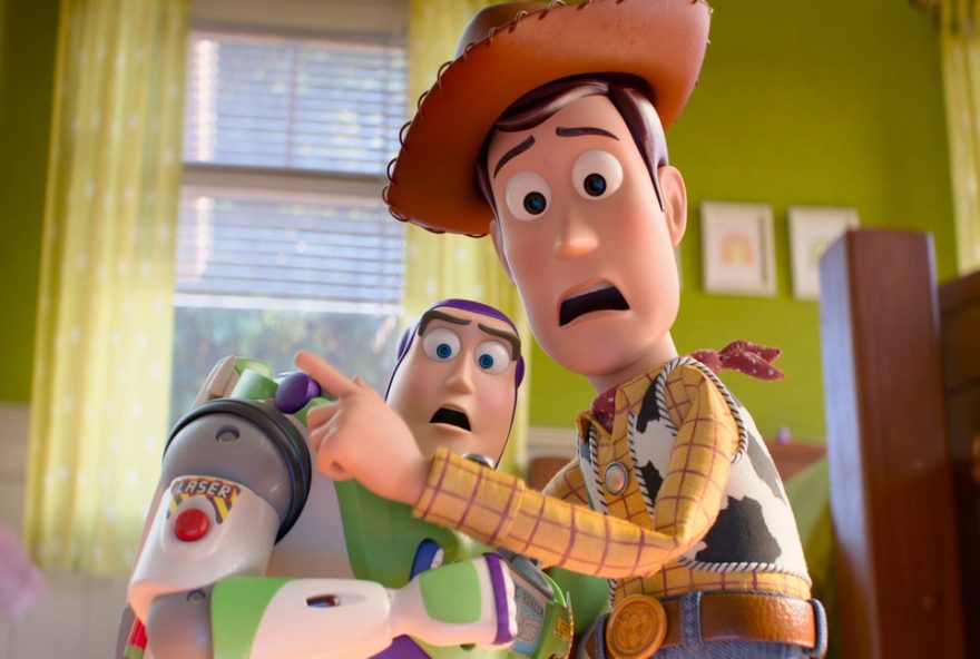 novo-trailer-de-toy-story-5-revela-nova-vila-e-desafia-brinquedos-com-a-tecnologia novo-trailer-de-toy-story-5-revela-nova-vila-e-desafia-brinquedos-com-a-tecnologia