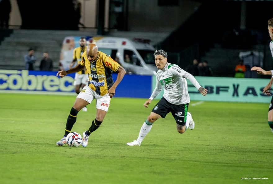 novorizontino-x-coritiba3A-duelo-de-gigantes-na-serie-b-em-jogo-emocionante