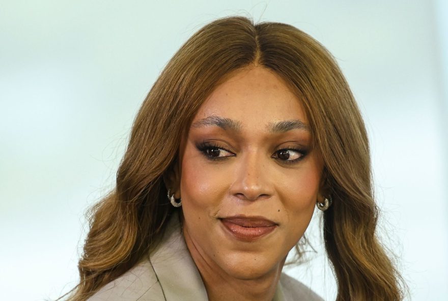 o-maior-cabo-eleitoral-de-flavio-bolsonaro3A-a-reacao-de-erika-hilton o-maior-cabo-eleitoral-de-flavio-bolsonaro3A-a-reacao-de-erika-hilton