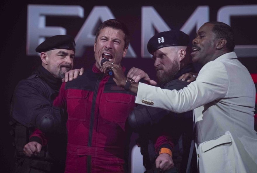 o-sobrevivente3A-glen-powell-brilha-em-papel-mais-fiel-ao-livro-de-stephen-king-assista-ao-trailer