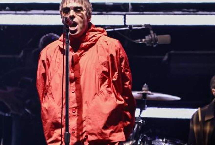 oasis-emociona-68-mil-fas-em-sao-paulo-com-classicos-do-passado