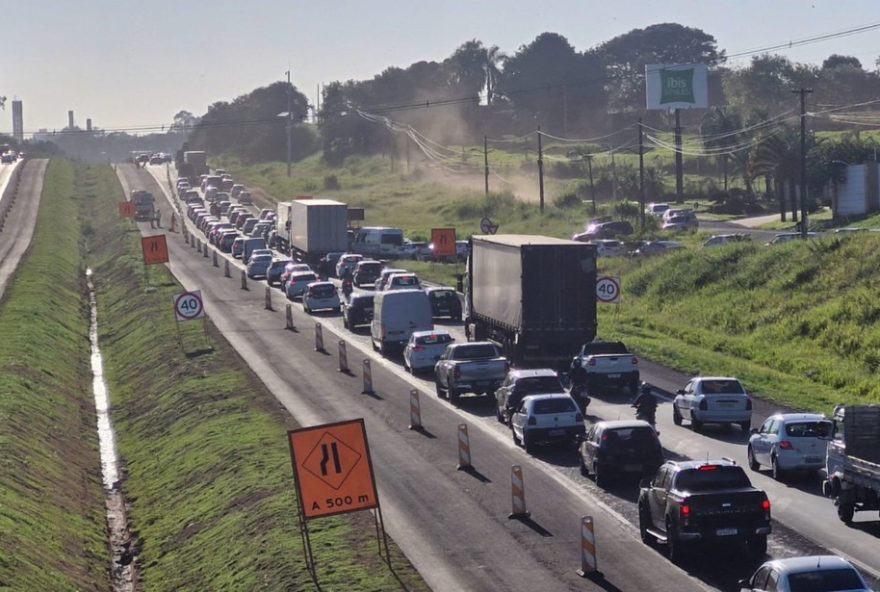 obras-na-rodovia-washington-luis-causam-congestionamento-de-8-km-em-sp3A-transito-intenso-entre-mirassol-e-rio-preto obras-na-rodovia-washington-luis-causam-congestionamento-de-8-km-em-sp3A-transito-intenso-entre-mirassol-e-rio-preto