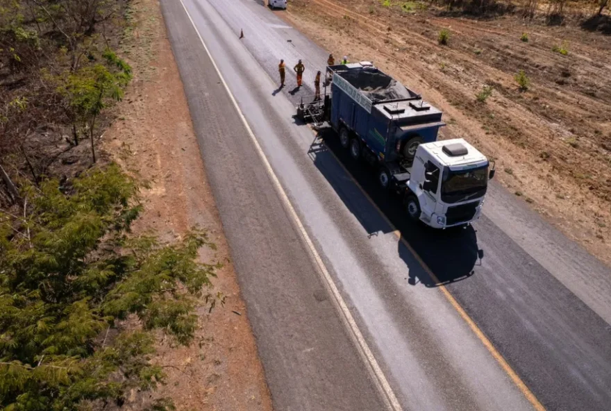 Motoristas devem ficar atentos a desvios. (Foto: Reprodução/g1)