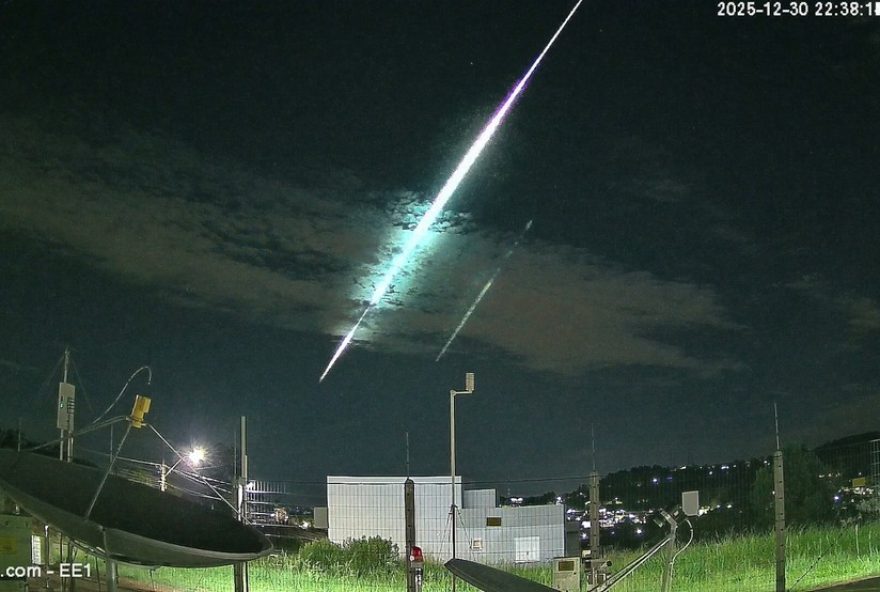 observatorio-registra-meteoro-de-brilho-intenso-sobre-rio-grande-do-sul observatorio-registra-meteoro-de-brilho-intenso-sobre-rio-grande-do-sul