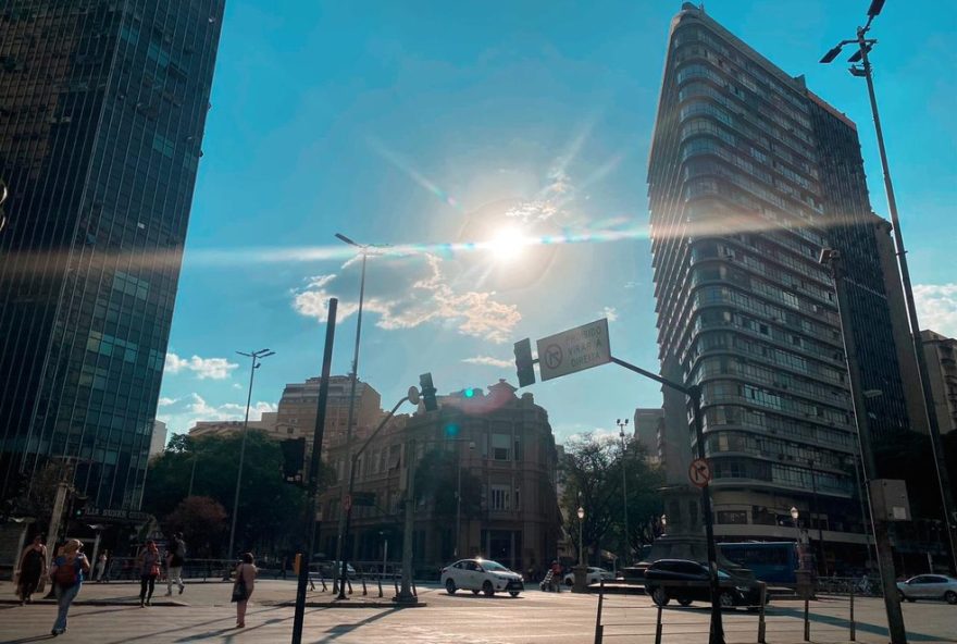 onda-de-calor3A-bh-tem-madrugada-mais-quente-do-mes-com-maximas-de-35-degc.-aviso-de-perigo-na-grande-bh-ate-segunda-feira onda-de-calor3A-bh-tem-madrugada-mais-quente-do-mes-com-maximas-de-35-degc.-aviso-de-perigo-na-grande-bh-ate-segunda-feira